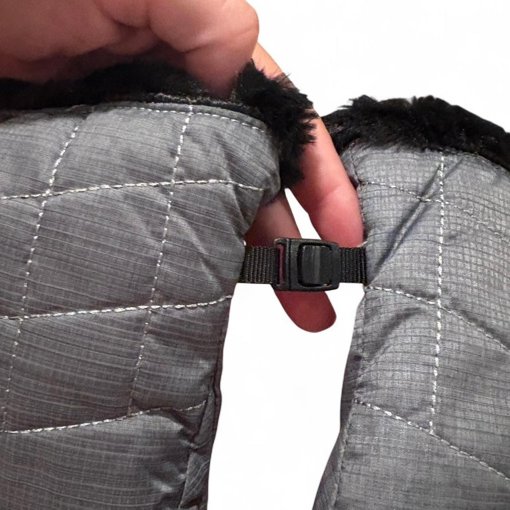 NWOT The North Face Charcoal Quilted Womens Gloves - Picture 7 of 7